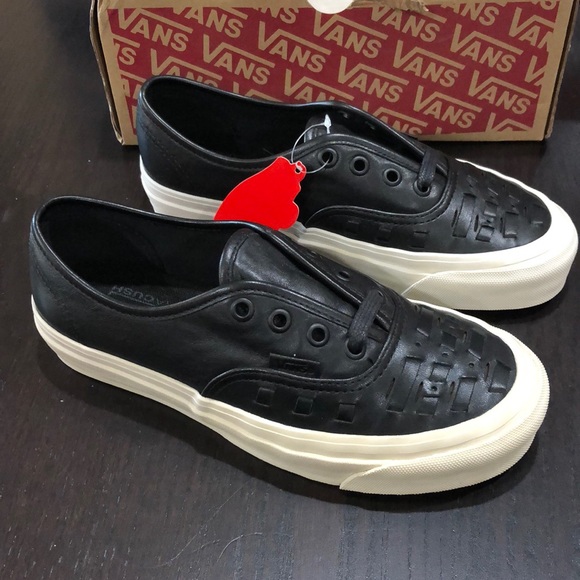 model vans authentic